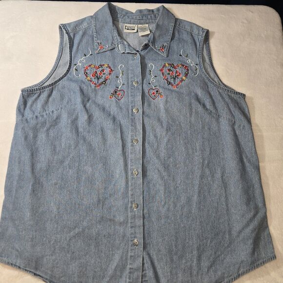 VTG Capacity Women Size 2X Button-Up Sleeveless Collared Top Embroidered Hearts - Picture 1 of 5